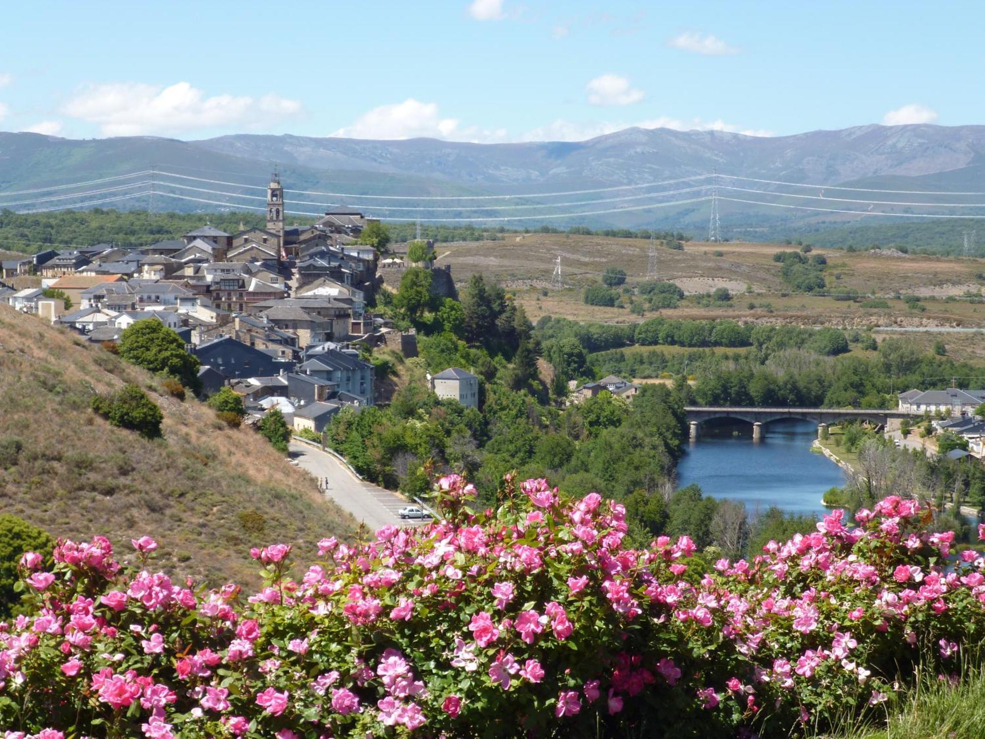 Hostal Carlos V Puebla de Sanabria Exteriér fotografie